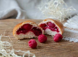 Пироги на закваске с малиной, 50 г купить в Москве с доставкой на дом